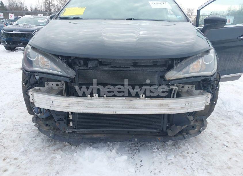 Photo 6 of 2017 Chrysler Pacifica TOURING-L (VIN 2C4RC1BG3HR569537)