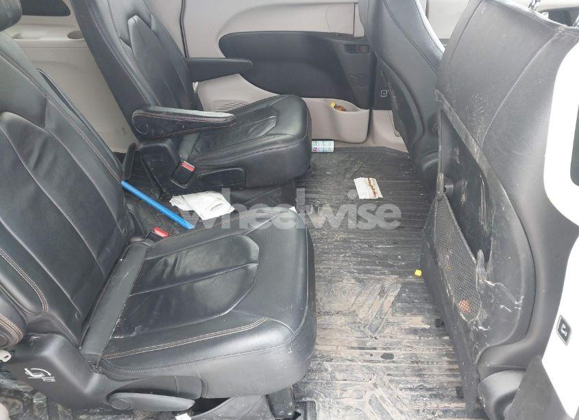 Photo 8 of 2017 Chrysler Pacifica TOURING-L (VIN 2C4RC1BG3HR569537)