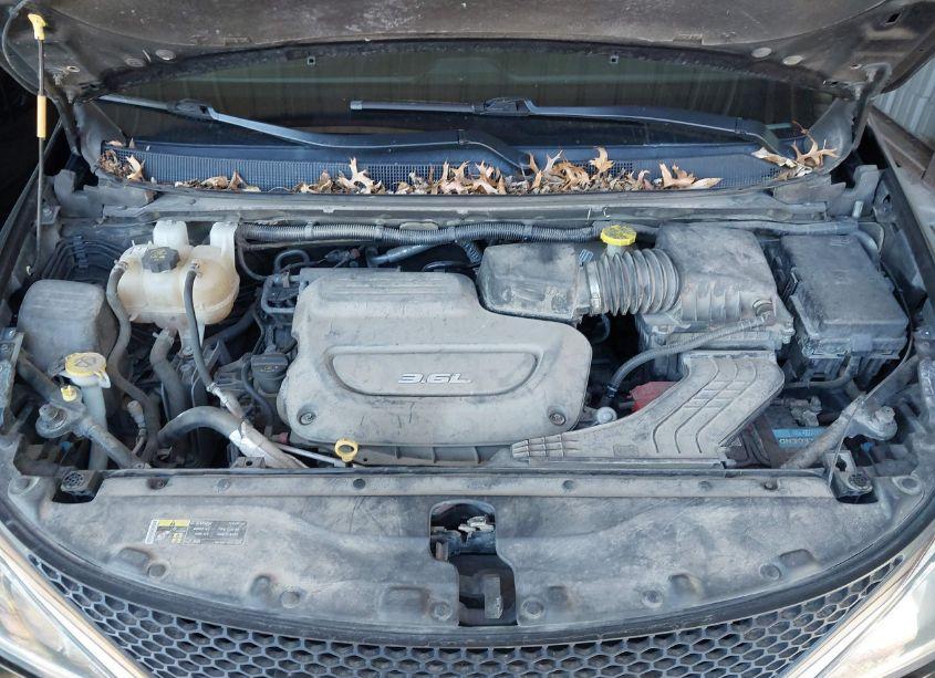 Photo 10 of 2017 Chrysler Pacifica TOURING-L (VIN 2C4RC1BG3HR598794)