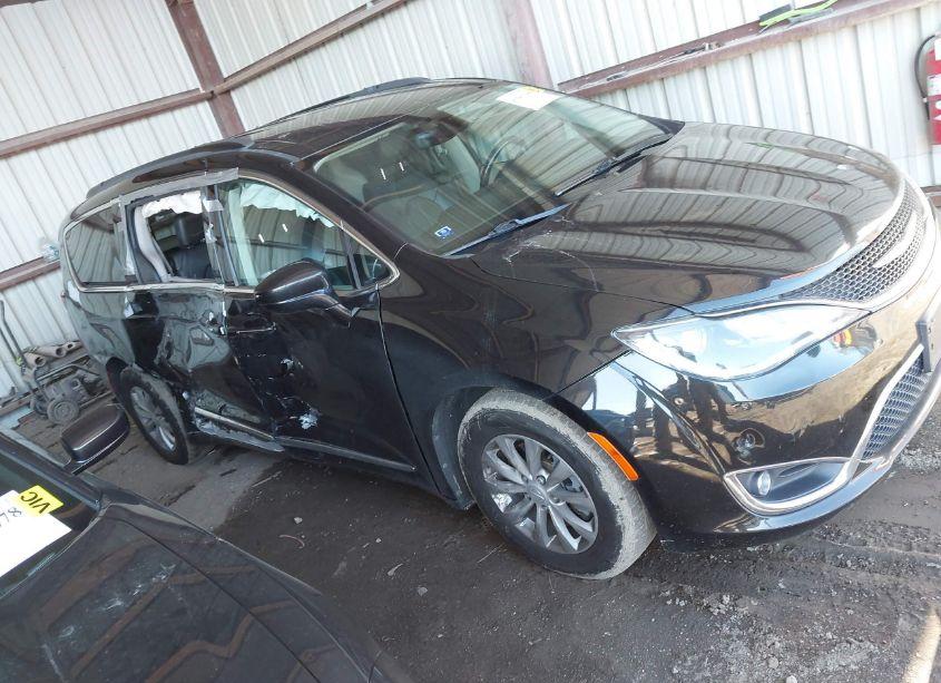 Photo 13 of 2017 Chrysler Pacifica TOURING-L (VIN 2C4RC1BG3HR598794)