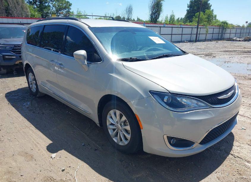 2017 Chrysler Pacifica TOURING PLUS/TOURING-L (VIN 2C4RC1BG3HR720411) main photo