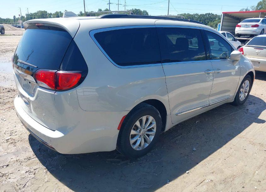 Photo 4 of 2017 Chrysler Pacifica TOURING PLUS/TOURING-L (VIN 2C4RC1BG3HR720411)