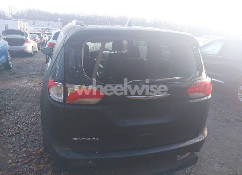 Photo 16 of 2017 Chrysler Pacifica TOURING-L (VIN 2C4RC1BG3HR747995)