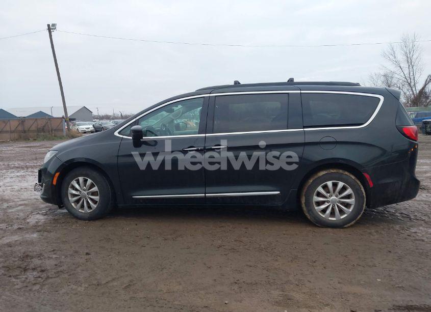 Photo 14 of 2017 Chrysler Pacifica TOURING-L (VIN 2C4RC1BG3HR821464)