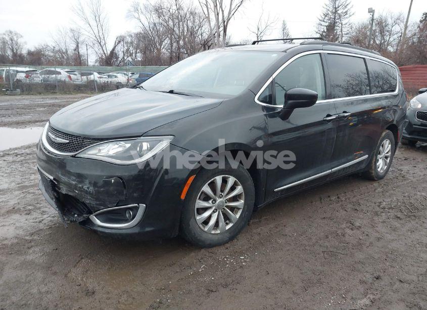 Photo 2 of 2017 Chrysler Pacifica TOURING-L (VIN 2C4RC1BG3HR821464)