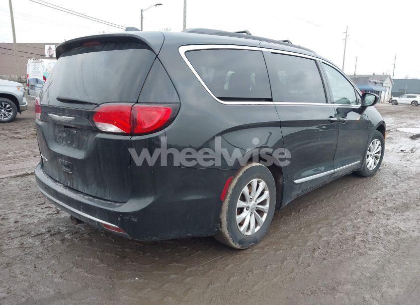 Photo 4 of 2017 Chrysler Pacifica TOURING-L (VIN 2C4RC1BG3HR821464)