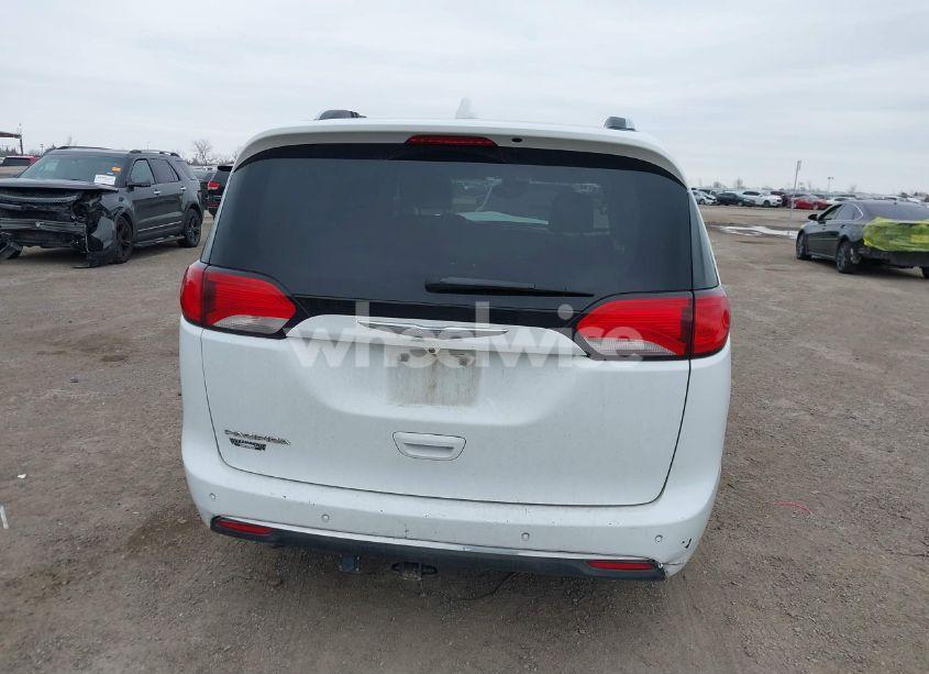 Photo 16 of 2018 Chrysler Pacifica TOURING L (VIN 2C4RC1BG3JR139030)
