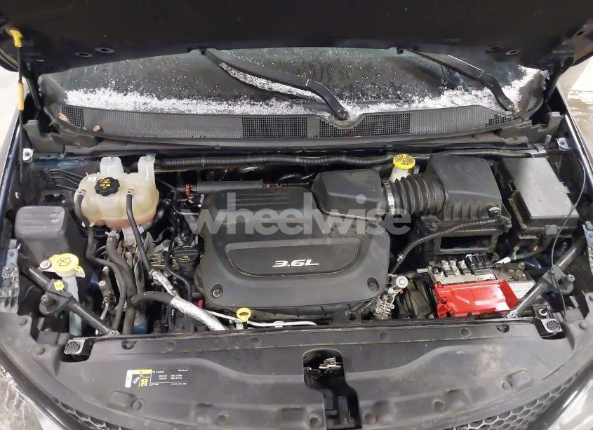 Photo 10 of 2018 Chrysler Pacifica TOURING L (VIN 2C4RC1BG3JR227303)