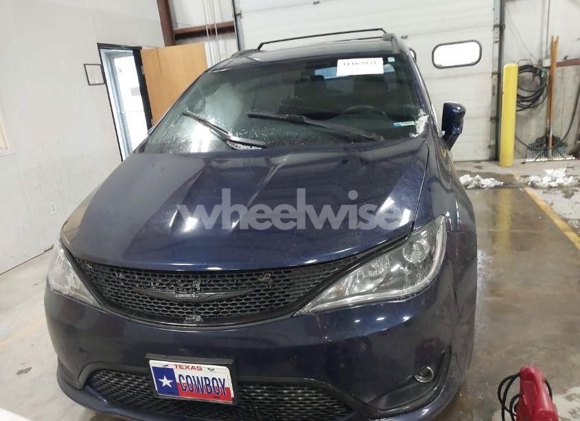 Photo 12 of 2018 Chrysler Pacifica TOURING L (VIN 2C4RC1BG3JR227303)