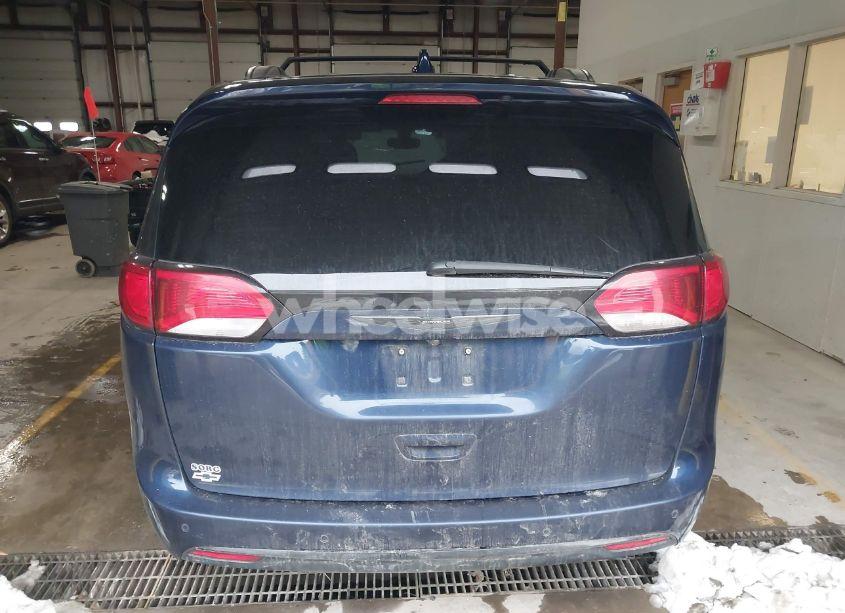 Photo 16 of 2018 Chrysler Pacifica TOURING L (VIN 2C4RC1BG3JR227303)