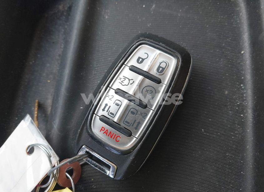 Photo 11 of 2018 Chrysler Pacifica TOURING L (VIN 2C4RC1BG3JR262102)