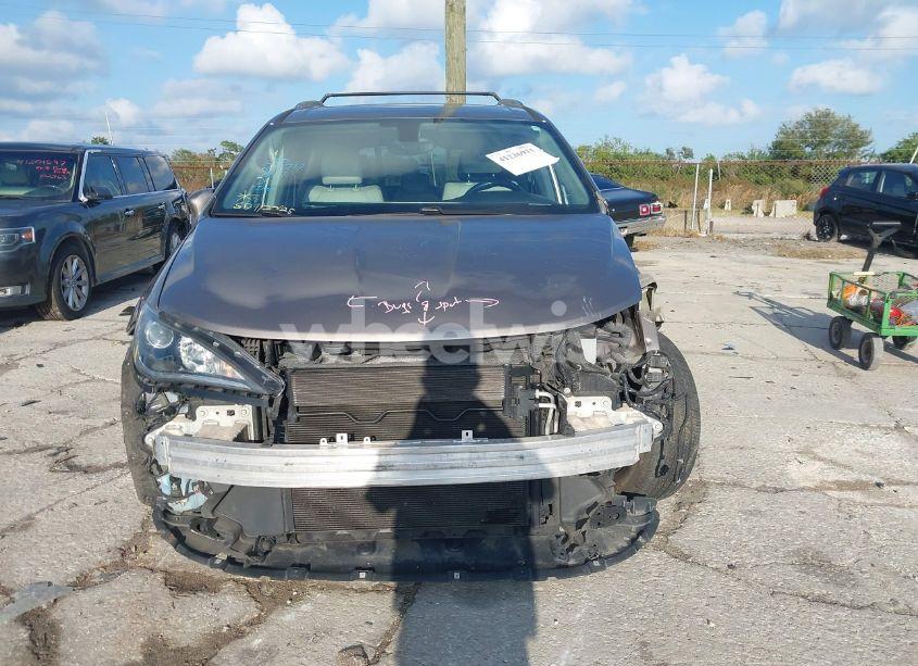 Photo 13 of 2018 Chrysler Pacifica TOURING L (VIN 2C4RC1BG3JR262102)