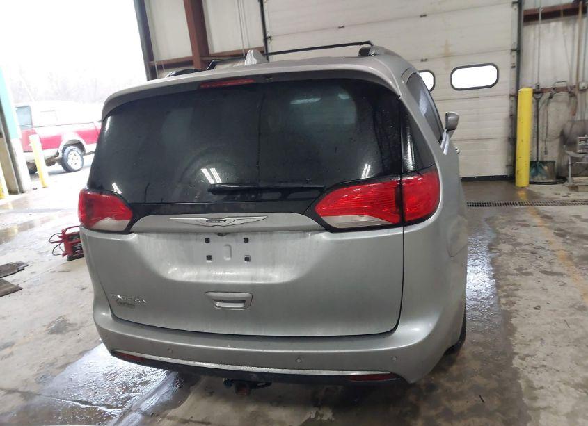 Photo 16 of 2019 Chrysler Pacifica TOURING L (VIN 2C4RC1BG3KR550235)