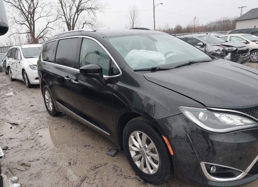 Photo 13 of 2019 Chrysler Pacifica TOURING L (VIN 2C4RC1BG3KR613432)