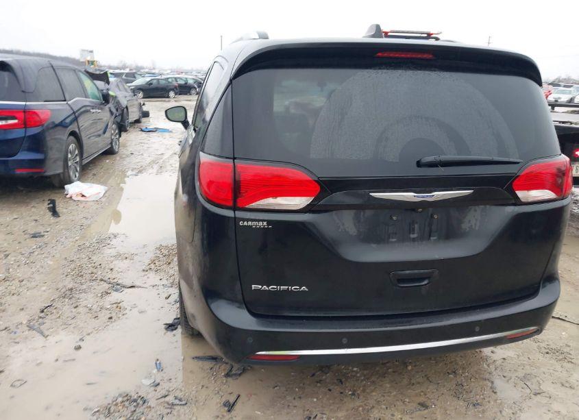 Photo 3 of 2019 Chrysler Pacifica TOURING L (VIN 2C4RC1BG3KR613432)