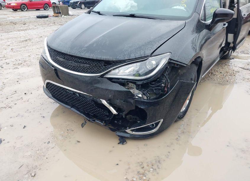 Photo 6 of 2019 Chrysler Pacifica TOURING L (VIN 2C4RC1BG3KR613432)