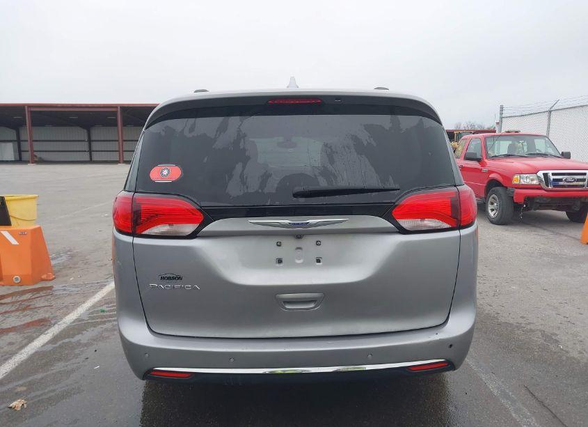 Photo 17 of 2019 Chrysler Pacifica TOURING L (VIN 2C4RC1BG3KR650044)