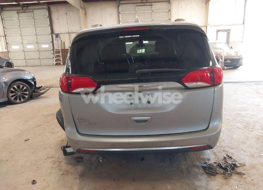 Photo 16 of 2019 Chrysler Pacifica TOURING L (VIN 2C4RC1BG3KR698319)