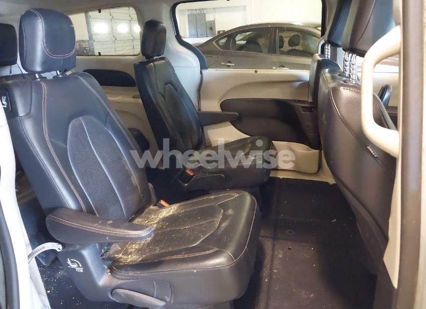 Photo 8 of 2019 Chrysler Pacifica TOURING L (VIN 2C4RC1BG3KR698319)