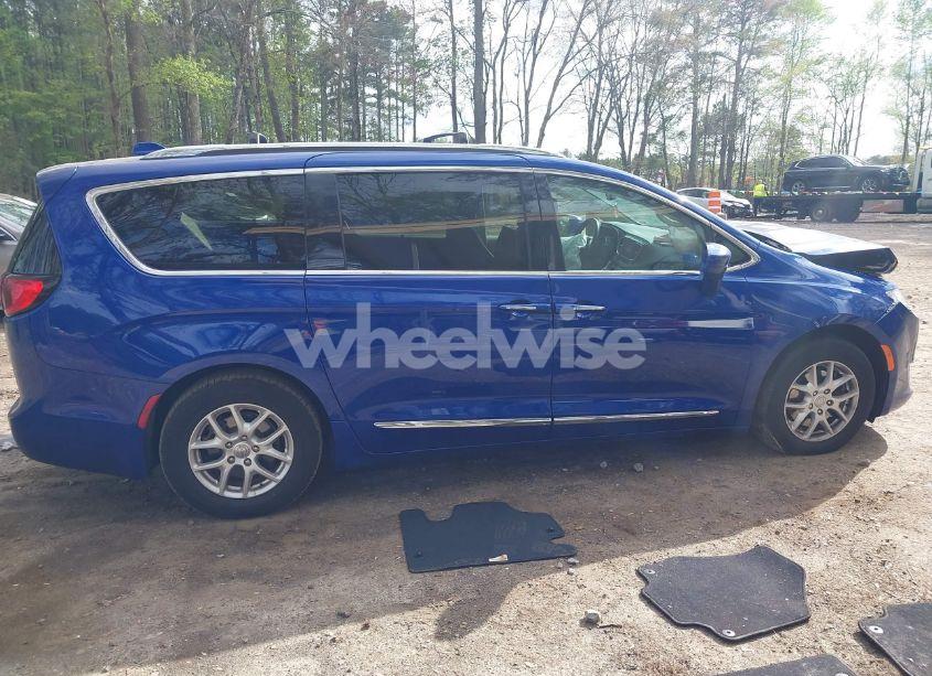 Photo 13 of 2020 Chrysler Pacifica TOURING L (VIN 2C4RC1BG3LR280098)