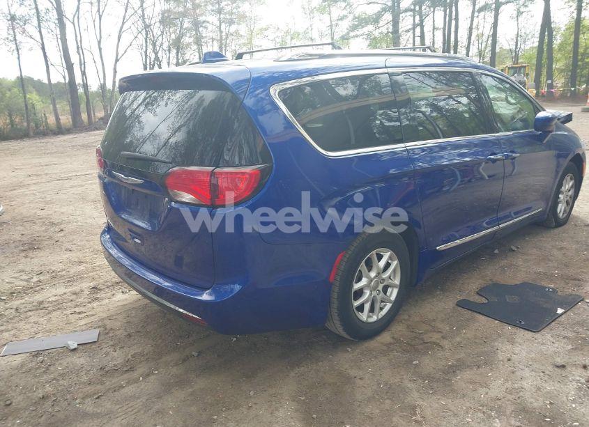 Photo 4 of 2020 Chrysler Pacifica TOURING L (VIN 2C4RC1BG3LR280098)