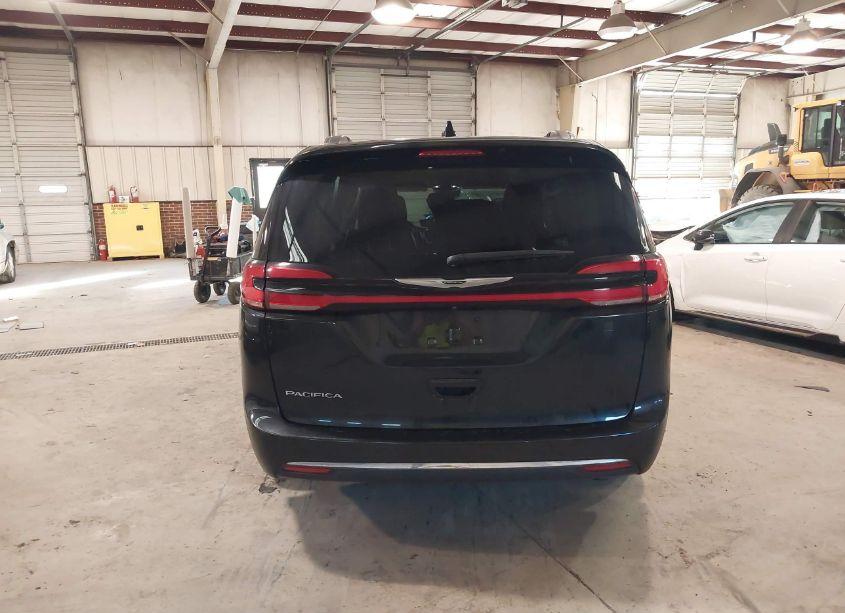 Photo 17 of 2021 Chrysler Pacifica TOURING L (VIN 2C4RC1BG3MR533227)