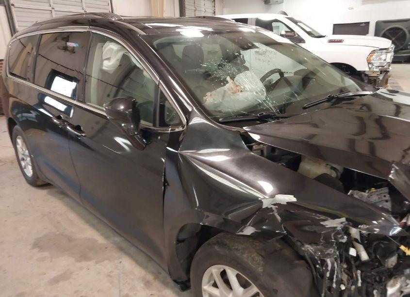 Photo 21 of 2021 Chrysler Pacifica TOURING L (VIN 2C4RC1BG3MR533227)