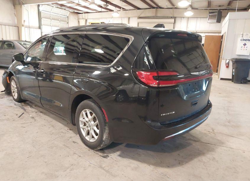 Photo 3 of 2021 Chrysler Pacifica TOURING L (VIN 2C4RC1BG3MR533227)