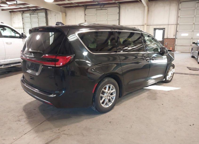 Photo 4 of 2021 Chrysler Pacifica TOURING L (VIN 2C4RC1BG3MR533227)