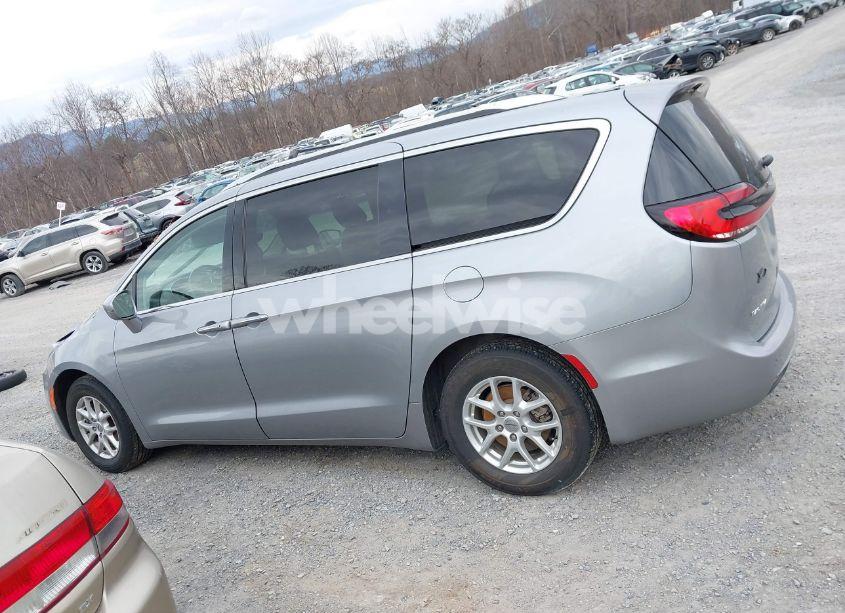 Photo 15 of 2021 Chrysler Pacifica TOURING L (VIN 2C4RC1BG3MR542543)