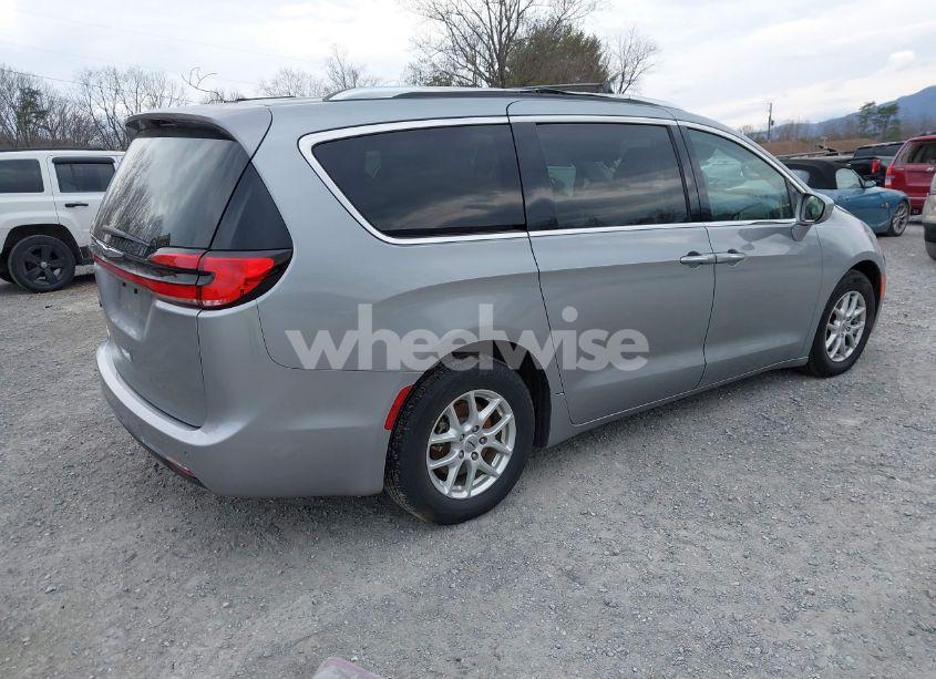 Photo 4 of 2021 Chrysler Pacifica TOURING L (VIN 2C4RC1BG3MR542543)