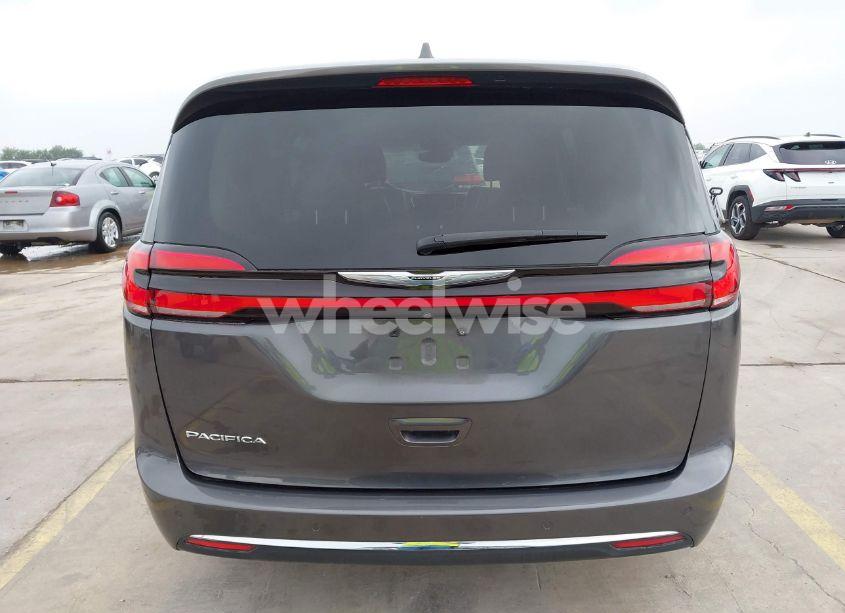 Photo 16 of 2021 Chrysler Pacifica TOURING L (VIN 2C4RC1BG3MR574439)