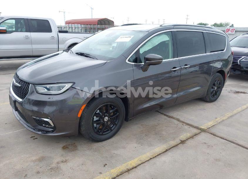 Photo 2 of 2021 Chrysler Pacifica TOURING L (VIN 2C4RC1BG3MR574439)