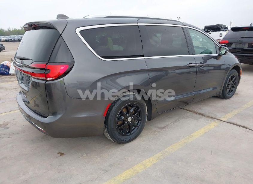 Photo 4 of 2021 Chrysler Pacifica TOURING L (VIN 2C4RC1BG3MR574439)