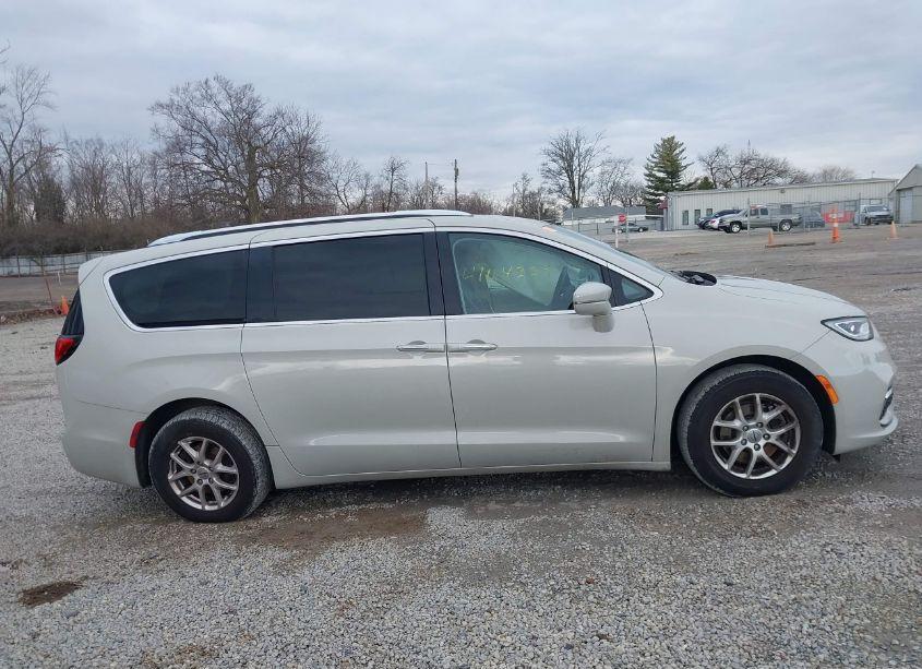 Photo 13 of 2021 Chrysler Pacifica TOURING L (VIN 2C4RC1BG3MR589300)