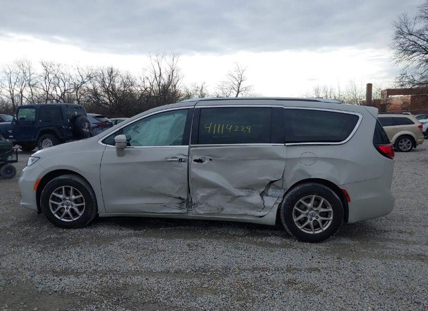 Photo 14 of 2021 Chrysler Pacifica TOURING L (VIN 2C4RC1BG3MR589300)