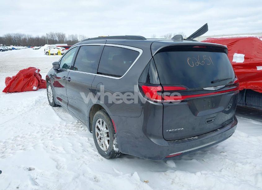 Photo 3 of 2022 Chrysler Pacifica TOURING L (VIN 2C4RC1BG3NR106566)