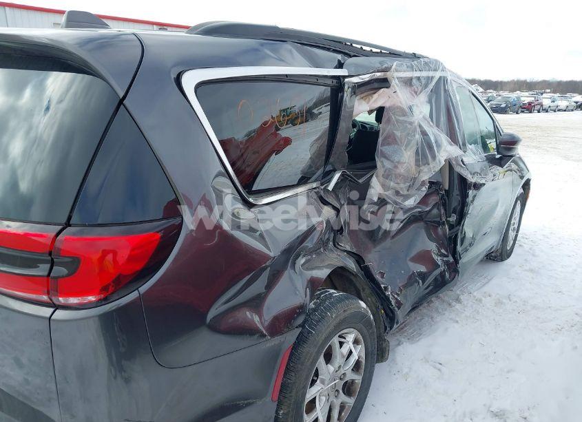 Photo 6 of 2022 Chrysler Pacifica TOURING L (VIN 2C4RC1BG3NR106566)