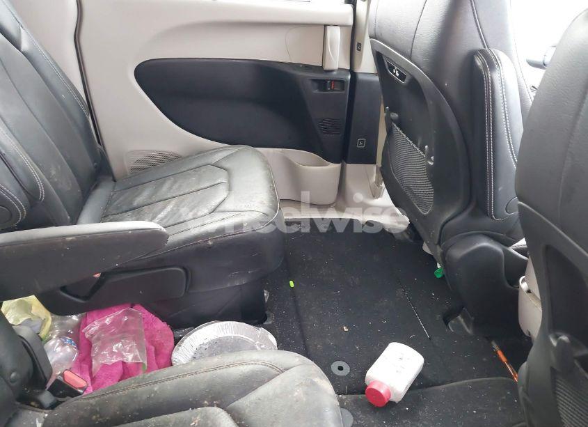 Photo 8 of 2022 Chrysler Pacifica TOURING L (VIN 2C4RC1BG3NR106566)