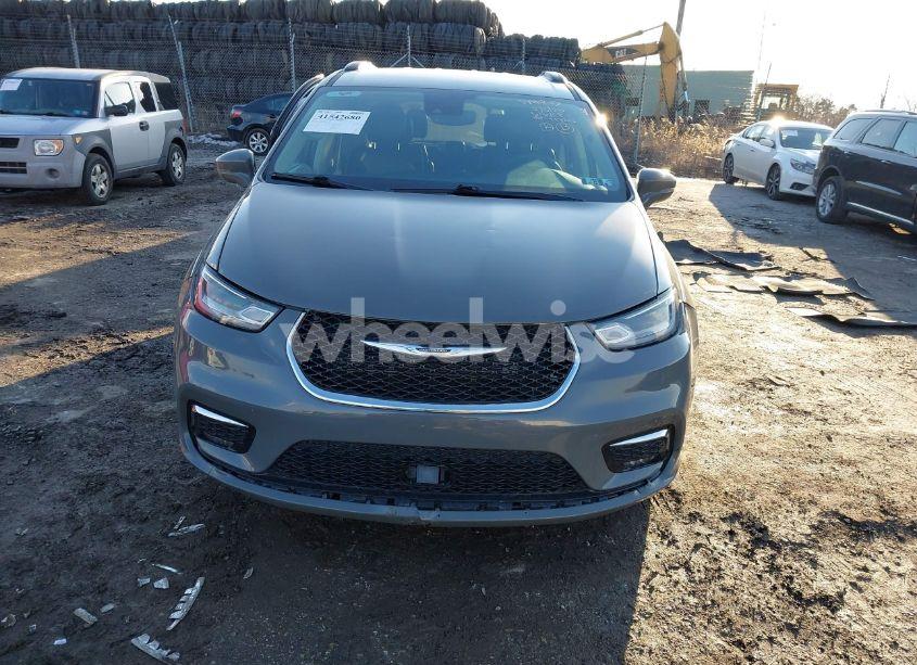 Photo 13 of 2022 Chrysler Pacifica TOURING L (VIN 2C4RC1BG3NR117213)