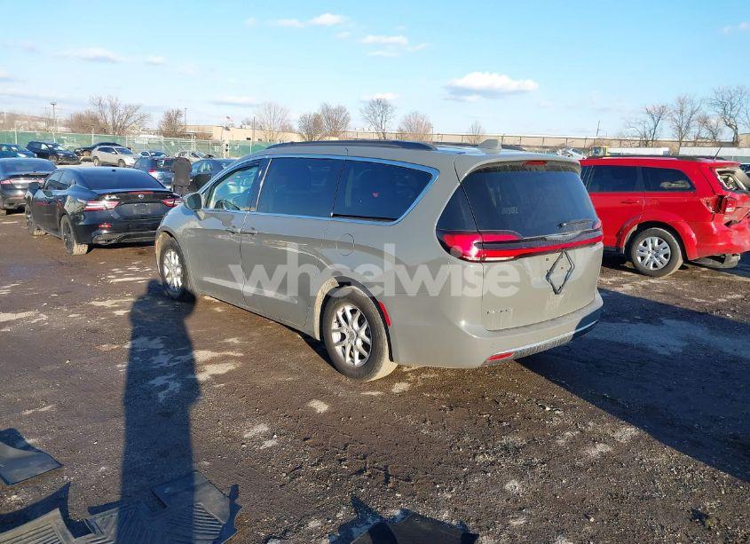 Photo 3 of 2022 Chrysler Pacifica TOURING L (VIN 2C4RC1BG3NR117213)