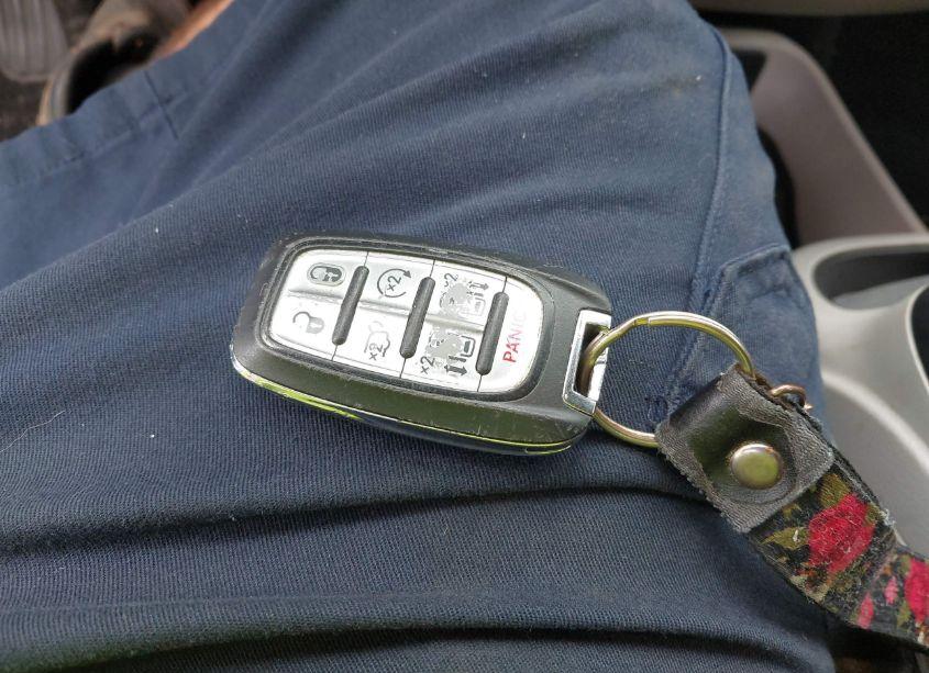 Photo 11 of 2022 Chrysler Pacifica TOURING L (VIN 2C4RC1BG3NR120726)