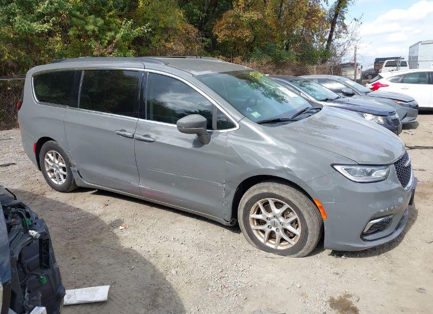 Photo 13 of 2022 Chrysler Pacifica TOURING L (VIN 2C4RC1BG3NR120726)