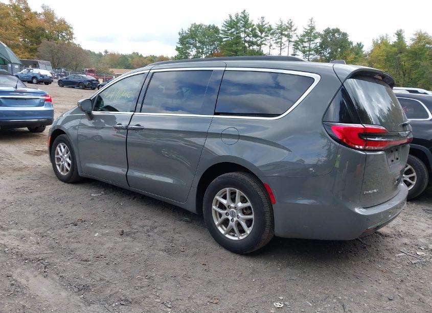 Photo 3 of 2022 Chrysler Pacifica TOURING L (VIN 2C4RC1BG3NR120726)