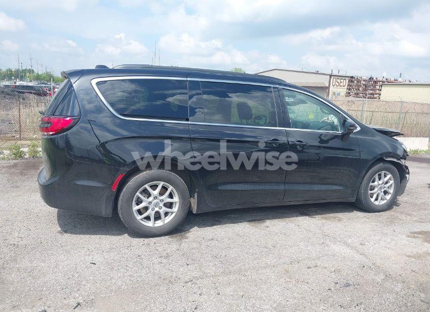 Photo 13 of 2022 Chrysler Pacifica TOURING L (VIN 2C4RC1BG3NR146081)