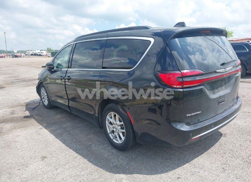 Photo 3 of 2022 Chrysler Pacifica TOURING L (VIN 2C4RC1BG3NR146081)