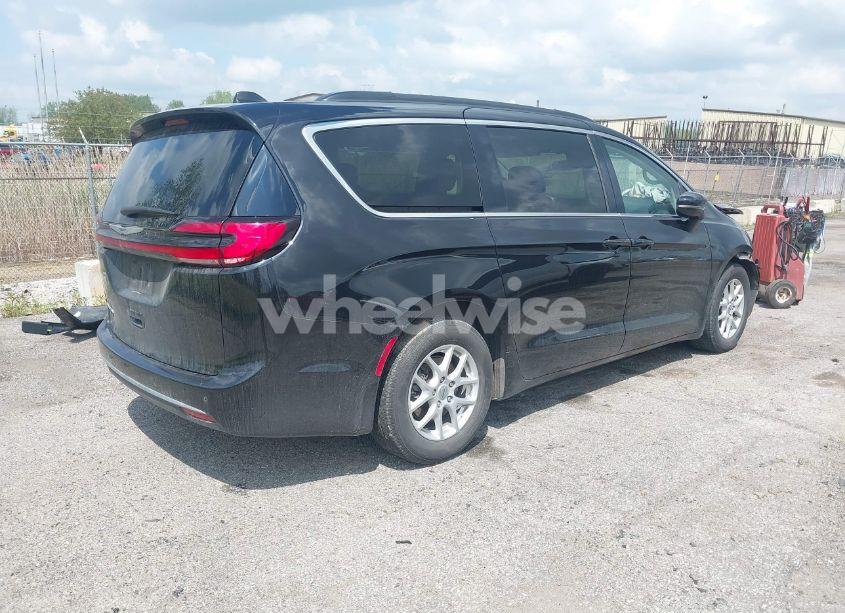 Photo 4 of 2022 Chrysler Pacifica TOURING L (VIN 2C4RC1BG3NR146081)