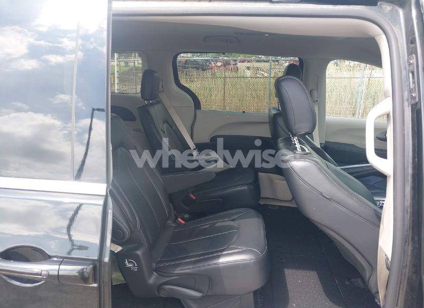 Photo 8 of 2022 Chrysler Pacifica TOURING L (VIN 2C4RC1BG3NR146081)