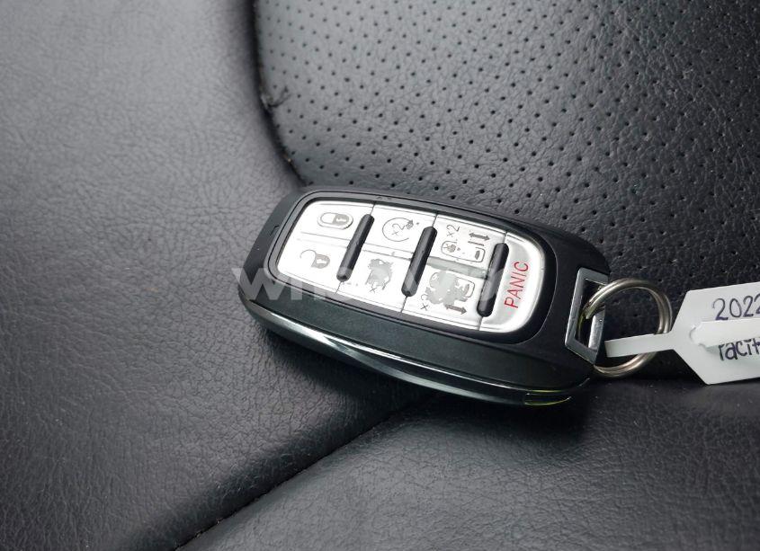 Photo 11 of 2022 Chrysler Pacifica TOURING L (VIN 2C4RC1BG3NR162104)