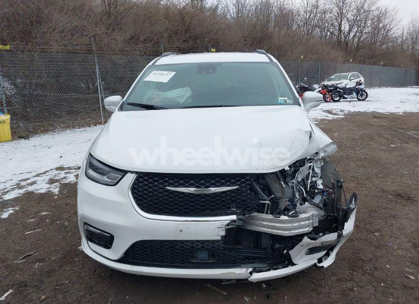 Photo 13 of 2022 Chrysler Pacifica TOURING L (VIN 2C4RC1BG3NR162104)